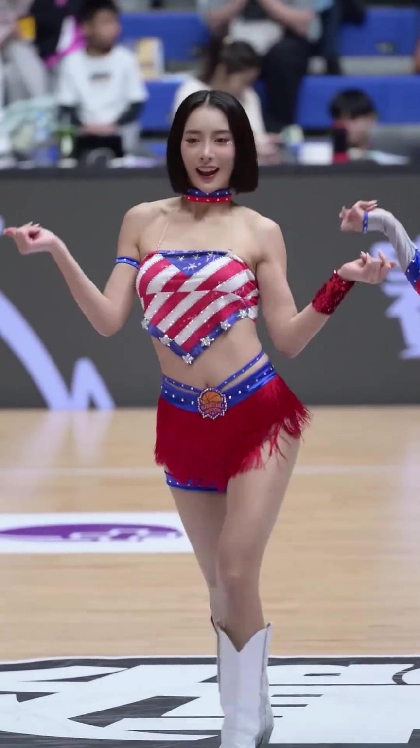 太離譜了 ！幾乎是完美女人！